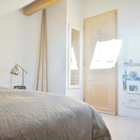 & Jardin L Grenoble Nord - St Egreve Homestay Saint-Egreve