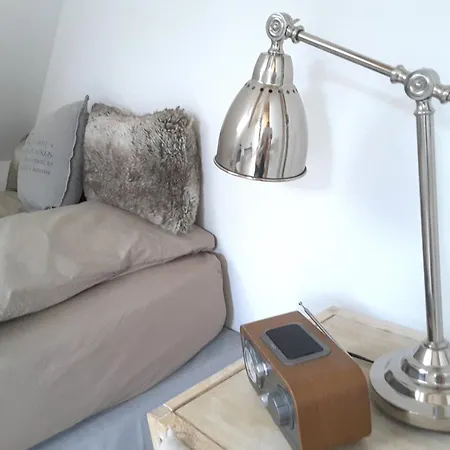 & Jardin L Grenoble Nord - St Egreve Homestay *