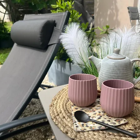 Homestay & Jardin L Grenoble Nord - St Egreve