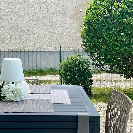 Homestay & Jardin L Grenoble Nord - St Egreve